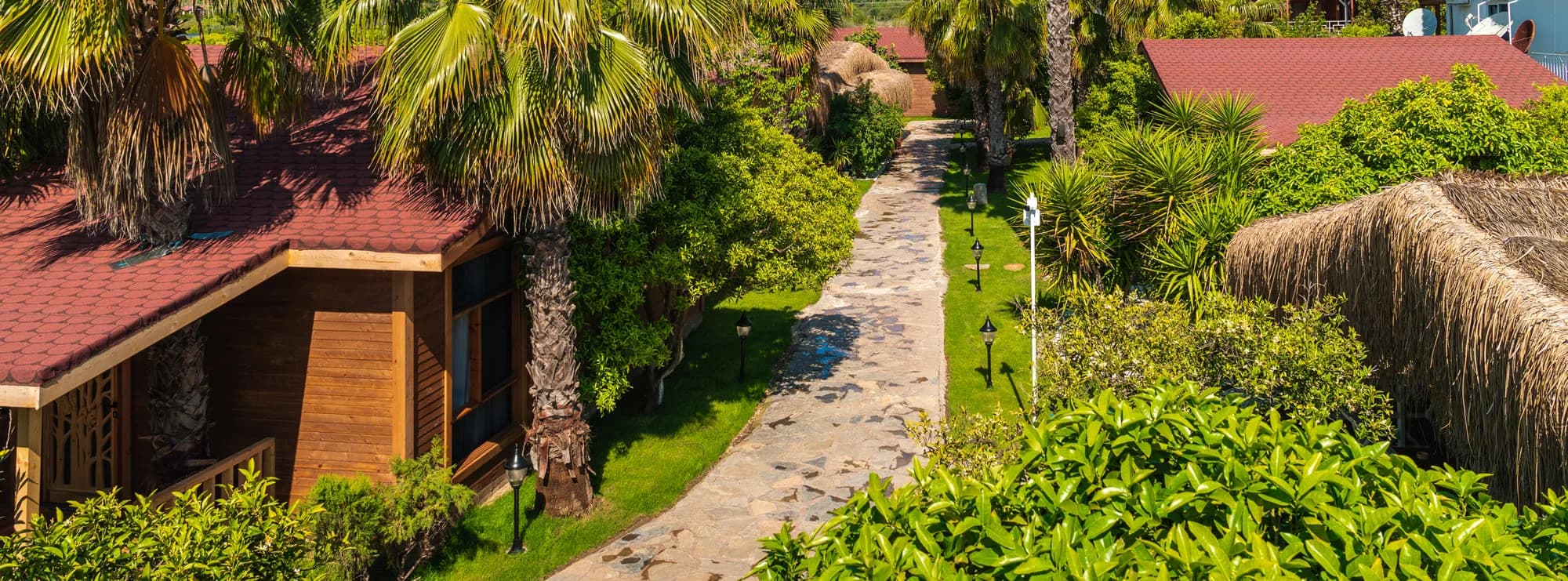 Naturelife bungalows set among gardens and palms in Çıralı